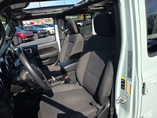 Used 2023 Jeep Wrangler Unlimited w/ Sun & Screen Package AWD/4WD image 12