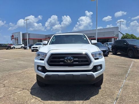 Used 2023 Toyota Tacoma SR5 RWD image 2