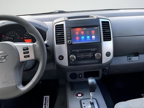 Used 2021 Nissan Frontier SV image 17