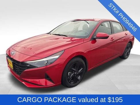 Used 2023 Hyundai Elantra SEL w/ Cargo Package image 3
