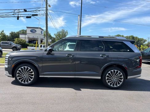 New 2026 Hyundai Palisade Calligraphy FWD image 2