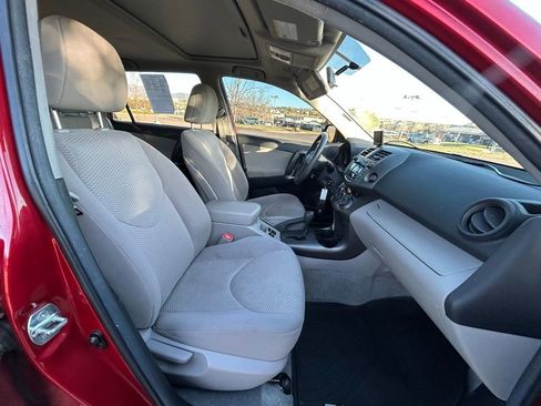 Used 2011 Toyota RAV4 4WD w/ Upgrade Value Pkg image 31
