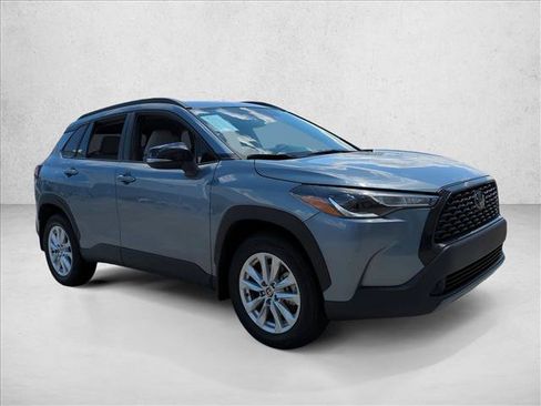 Certified 2025 Toyota Corolla Cross LE FWD image 3