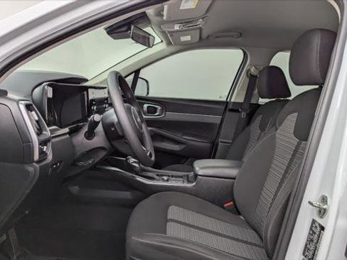 Used 2022 Kia Sorento LX image 14