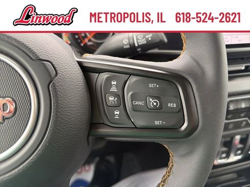 Used 2025 Jeep Wrangler Sport AWD/4WD image 13
