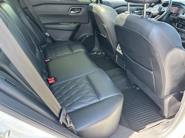 Used 2024 Nissan Rogue Platinum w/ Platinum Premium Package AWD/4WD image 9