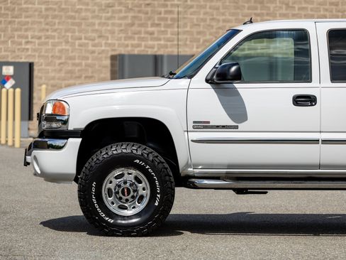 Used 2005 GMC Sierra 2500 SLE w/ Heavy-Duty Power Package AWD/4WD image 18