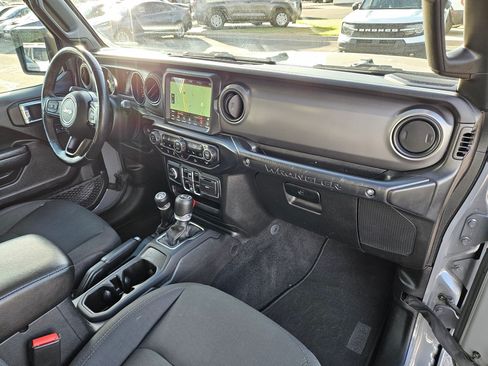 Used 2021 Jeep Wrangler Unlimited Sport AWD/4WD image 35