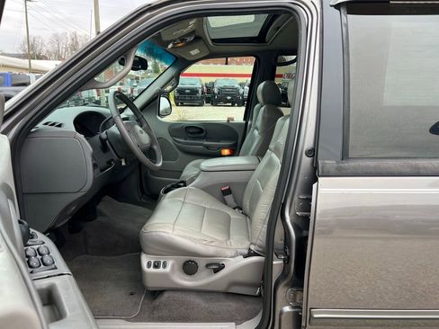 Used 2002 Ford F150 XLT image 12