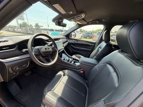 New 2026 Jeep Grand Cherokee L Limited AWD/4WD image 16