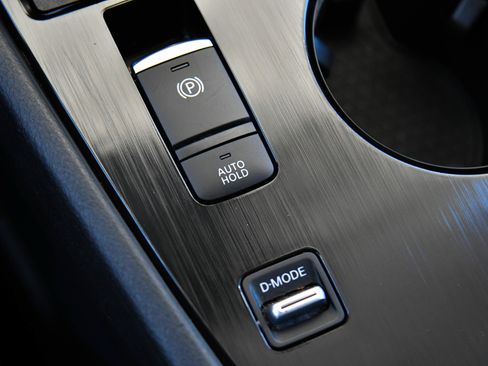 Used 2025 Nissan Rogue SV FWD image 26