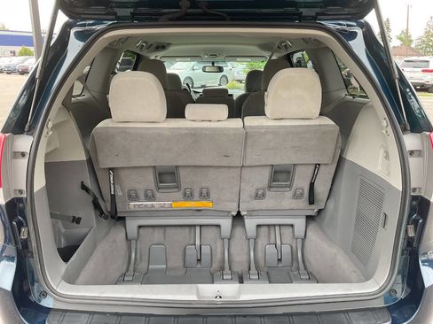 Used 2011 Toyota Sienna LE w/ Preferred Pkg FWD image 31