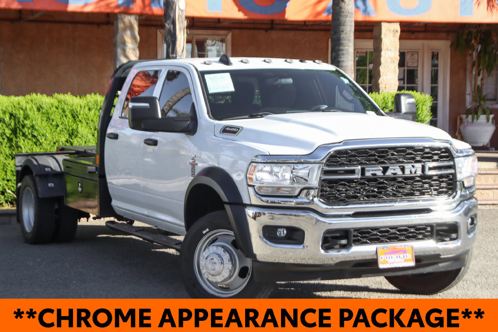 Used 2023 RAM 4500 Tradesman w/ Chrome Appearance Group RWD image 2