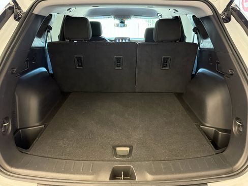 Used 2025 Chevrolet Blazer LT FWD image 7