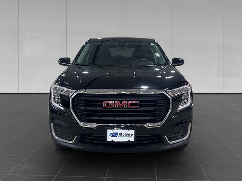 Used 2024 GMC Terrain SLE image 8