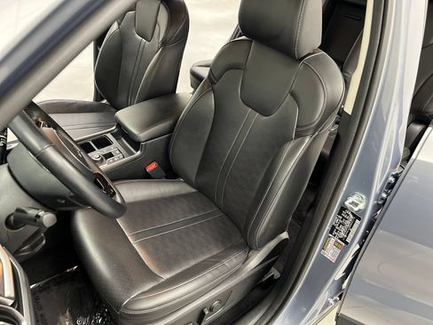 Used 2024 Kia Sorento S FWD image 11