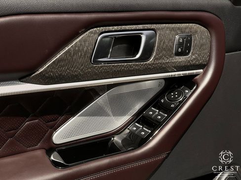 Used 2025 Ford Explorer Platinum w/ Ultimate Package AWD/4WD image 23