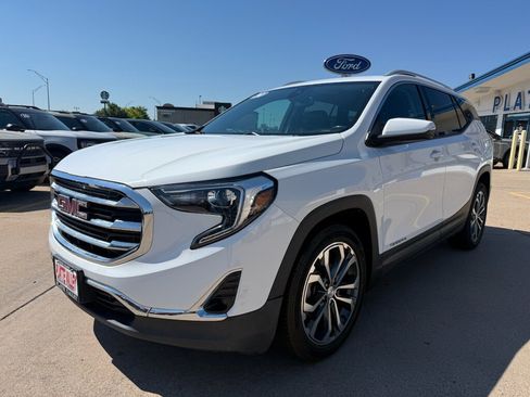 Used 2021 GMC Terrain SLT FWD image 3