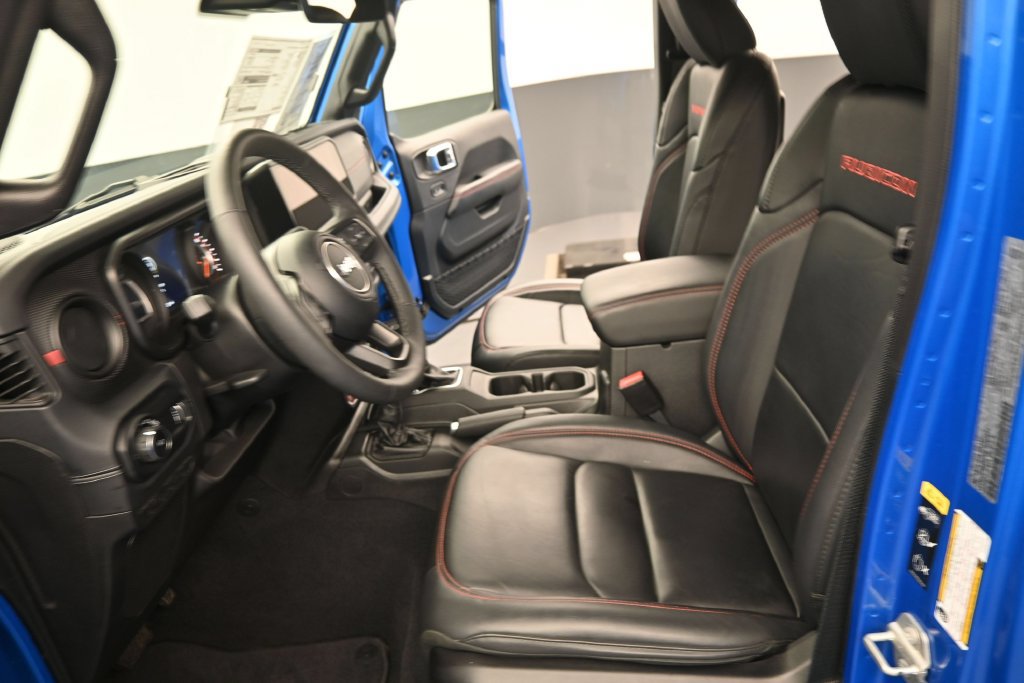 Used 2025 Jeep Wrangler Unlimited Rubicon AWD/4WD image 21
