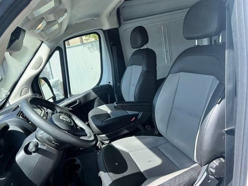 Used 2024 RAM ProMaster 2500 w/ Convenience Group image 15
