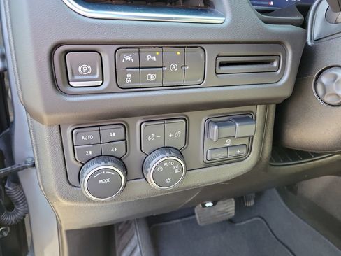 Used 2023 Chevrolet Tahoe LT w/ Luxury Package AWD/4WD image 25