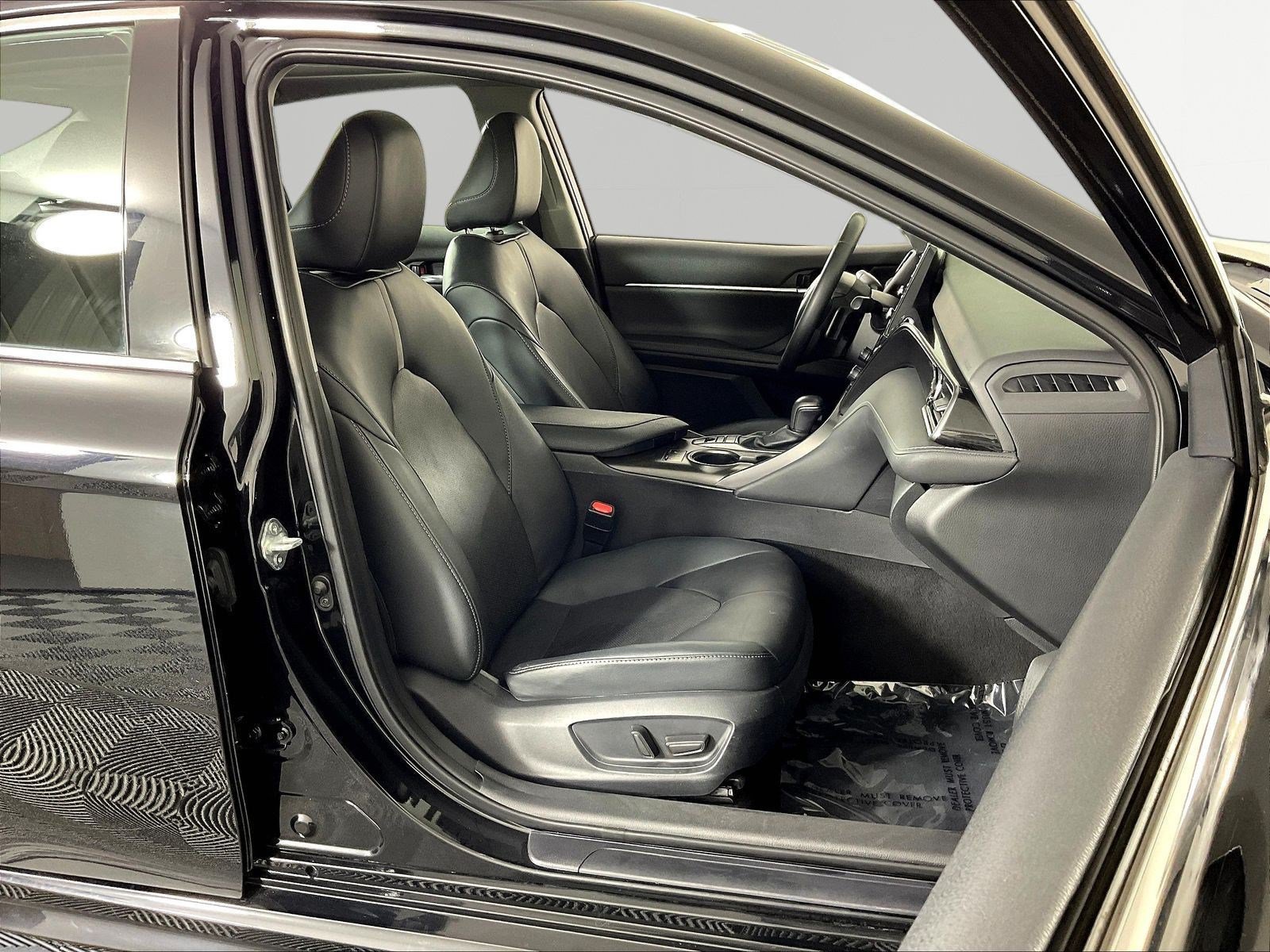 Used 2023 Toyota Camry XSE FWD image 29