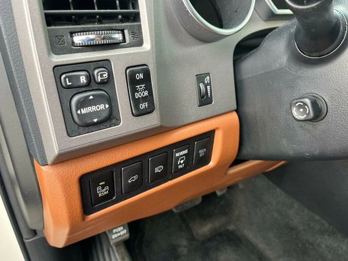 Used 2013 Toyota Sequoia Platinum image 19