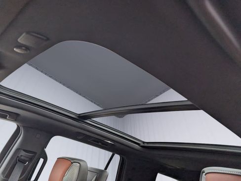 Certified 2024 GMC Yukon Denali Ultimate image 8