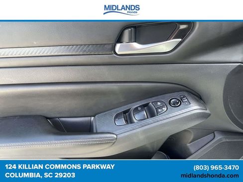 Used 2024 Nissan Altima 2.5 SV FWD image 16
