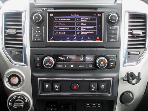 Used 2019 Nissan Titan PRO-4X w/ Pro-4x Convenience Package image 14