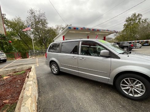 Used 2014 Dodge Grand Caravan R/T image 9