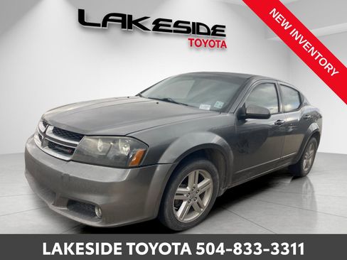 Used 2013 Dodge Avenger SXT image 3