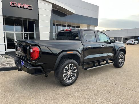 New 2026 GMC Canyon Denali image 3