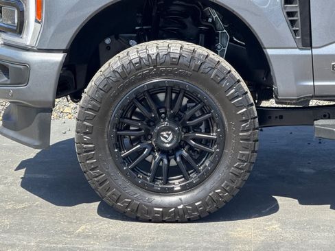Used 2023 Ford F250 Lariat w/ Lariat Ultimate Package AWD/4WD image 29