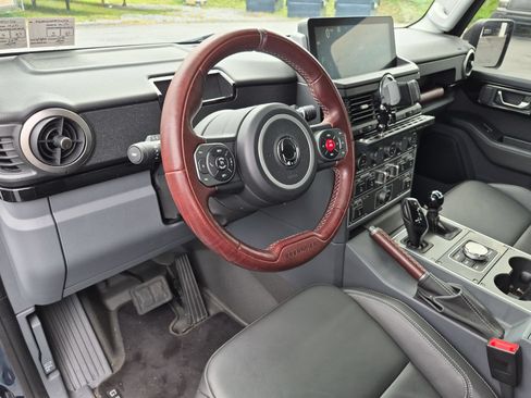 Used 2024 INEOS Grenadier Station Wagon AWD/4WD image 10