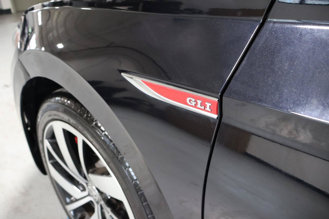 Used 2019 Volkswagen Jetta GLI FWD image 39