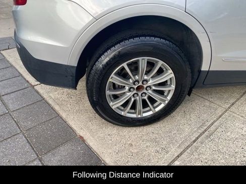 Used 2017 Cadillac XT5 Luxury w/ Driver Awareness Package image 16