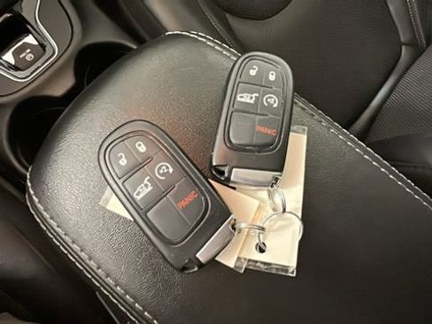 Used 2020 Jeep Cherokee Limited AWD/4WD image 22