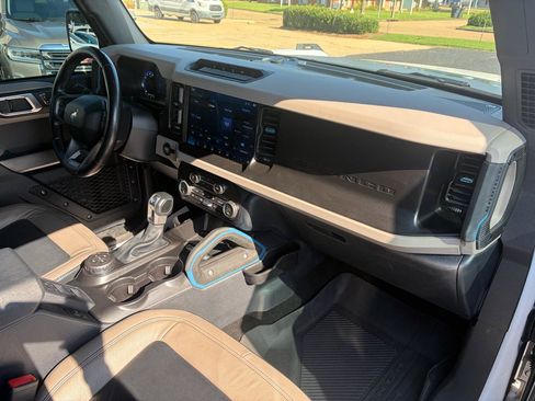 Used 2021 Ford Bronco Wildtrak AWD/4WD image 17