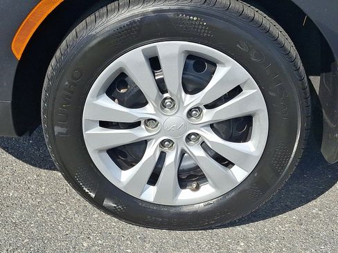 Used 2023 Kia Soul LX image 9