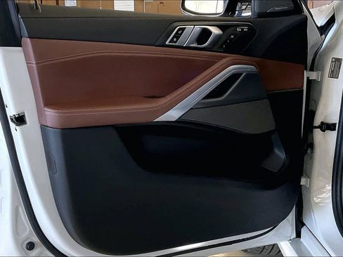 Used 2021 BMW X6 sDrive40i w/ Executive Package image 21