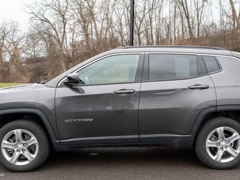 Used 2023 Jeep Compass Latitude w/ Convenience Group image 9