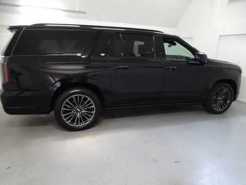 Used 2025 Cadillac Escalade ESV Sport Platinum AWD/4WD image 24