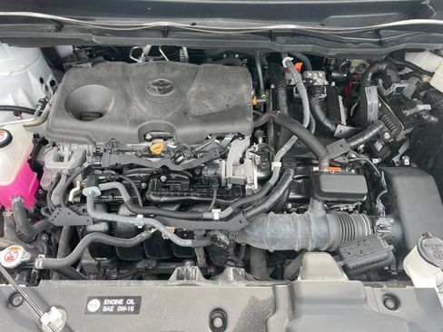 Used 2021 Toyota Sienna XSE FWD image 32