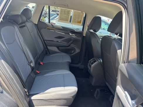Used 2026 Volkswagen Tiguan SE AWD/4WD image 23