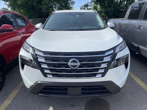 Used 2026 Nissan Rogue SV FWD image 8