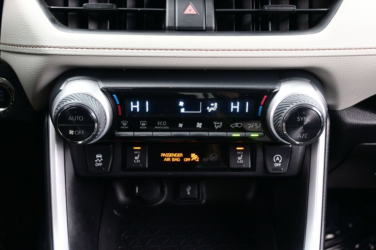 Used 2021 Toyota RAV4 XLE w/ Convenience Package AWD/4WD image 21