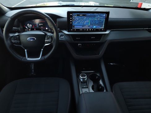 Used 2025 Ford Explorer ST-Line image 16