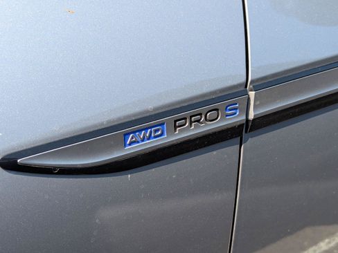 Used 2023 Volkswagen ID.4 Pro S AWD/4WD image 13
