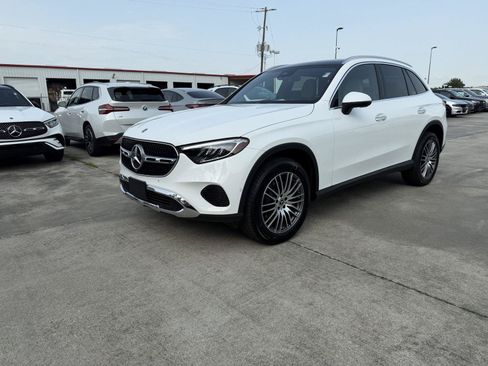 Certified 2025 Mercedes-Benz GLC 300 4MATIC image 3